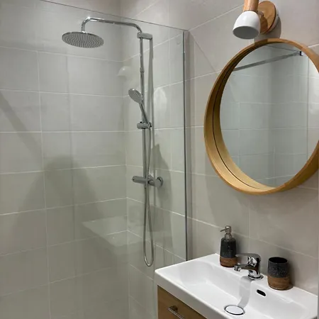 Front De - Garavan Apartman